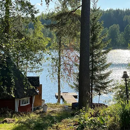 Semi-detached By The 公寓