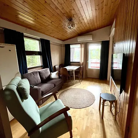 Semi-detached By The 아파트