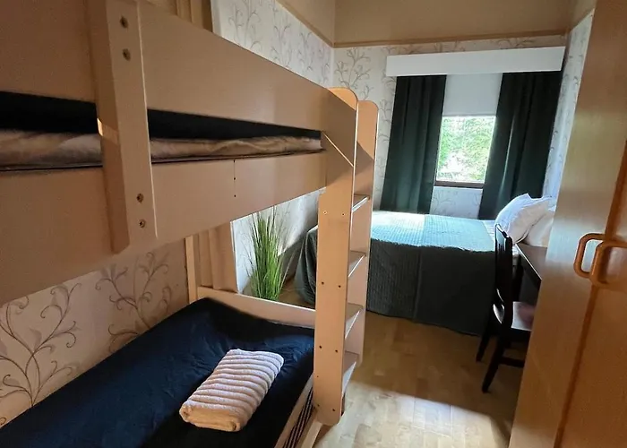 公寓 Semi-detached By The *