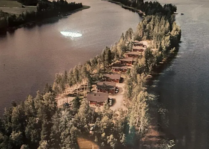 公寓 Semi-detached By The *